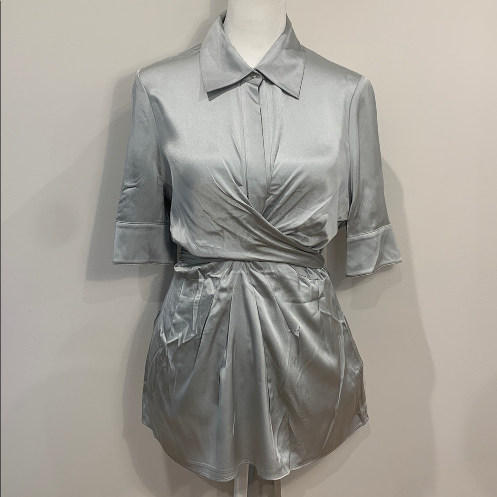 BCBGMAXAZRIA silk gray 1/2 sleeve blouse
